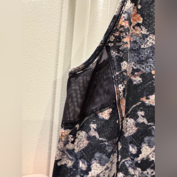 Lululemon Sculpt Tank II in Spring Bloom Multi / Black - Picture 6 of 10